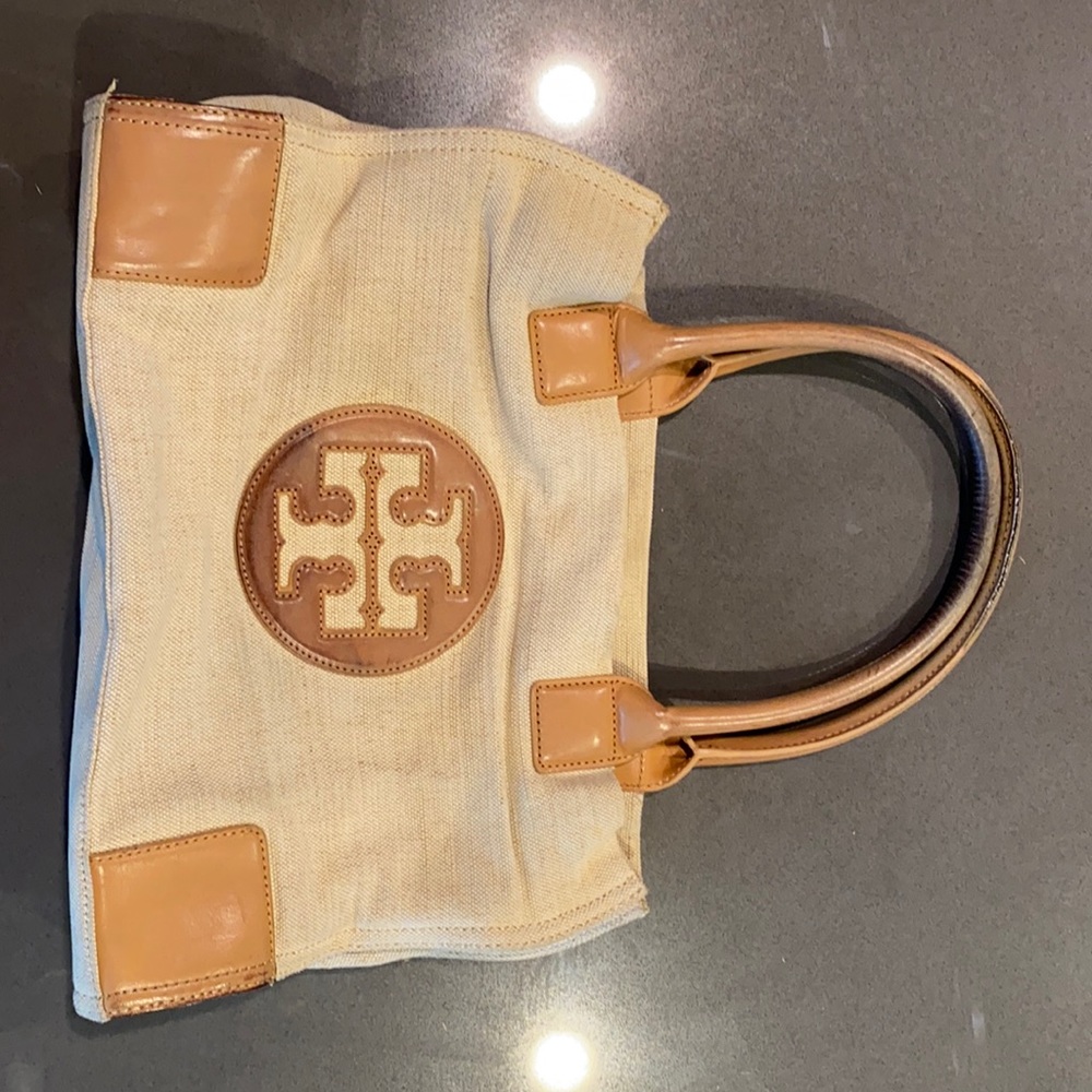 Linen med sized bag.